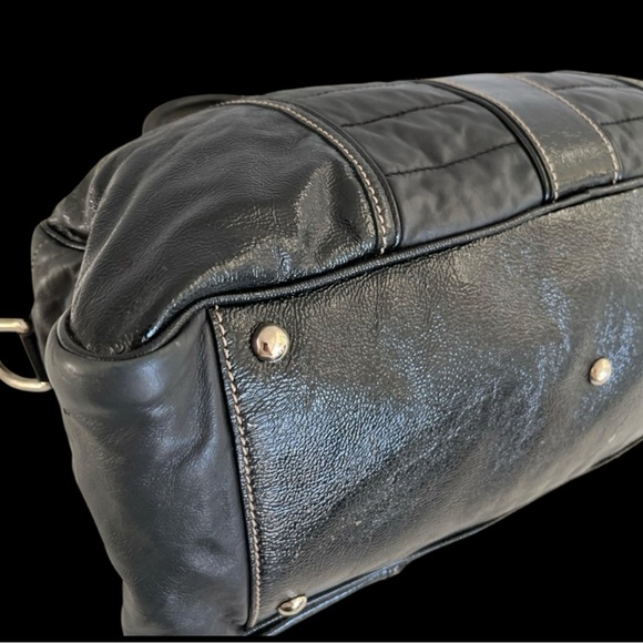 AUTHENTIC GUCCI DIALUX SNOW GLAM BOWLER BLK LEATHER SILV GG SHOULDER BAG W/CHAIN - Picture 10 of 10